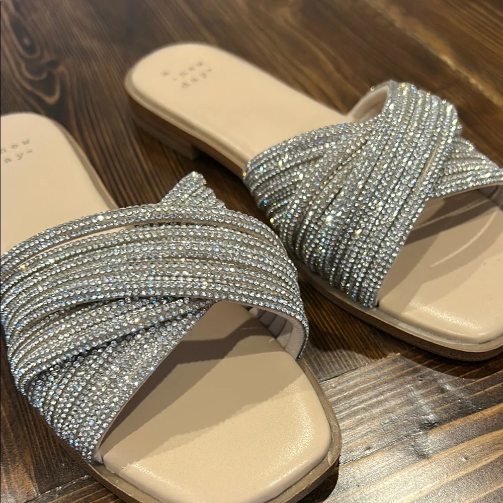 🎉🎉HP🎊🎊 A New Day Women's Silver Slide Sandals - Picture 2 of 6